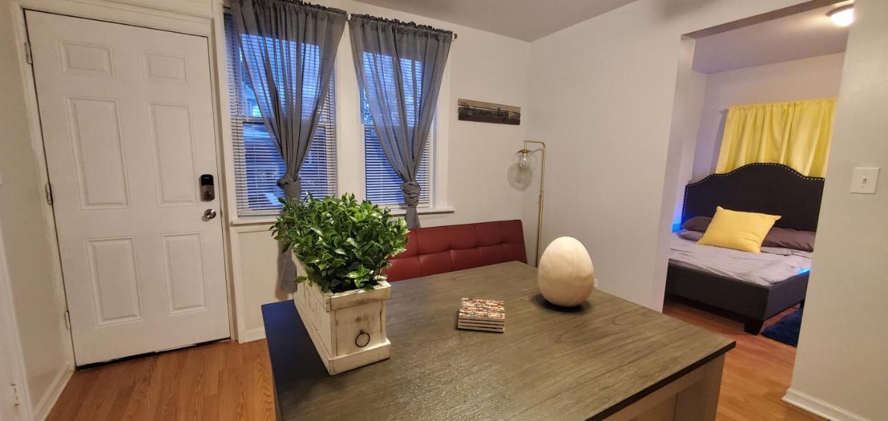 Cozy 1 Bedroom, 1 Min From Irving Park Blue Line, Free Parking Chicago Extérieur photo