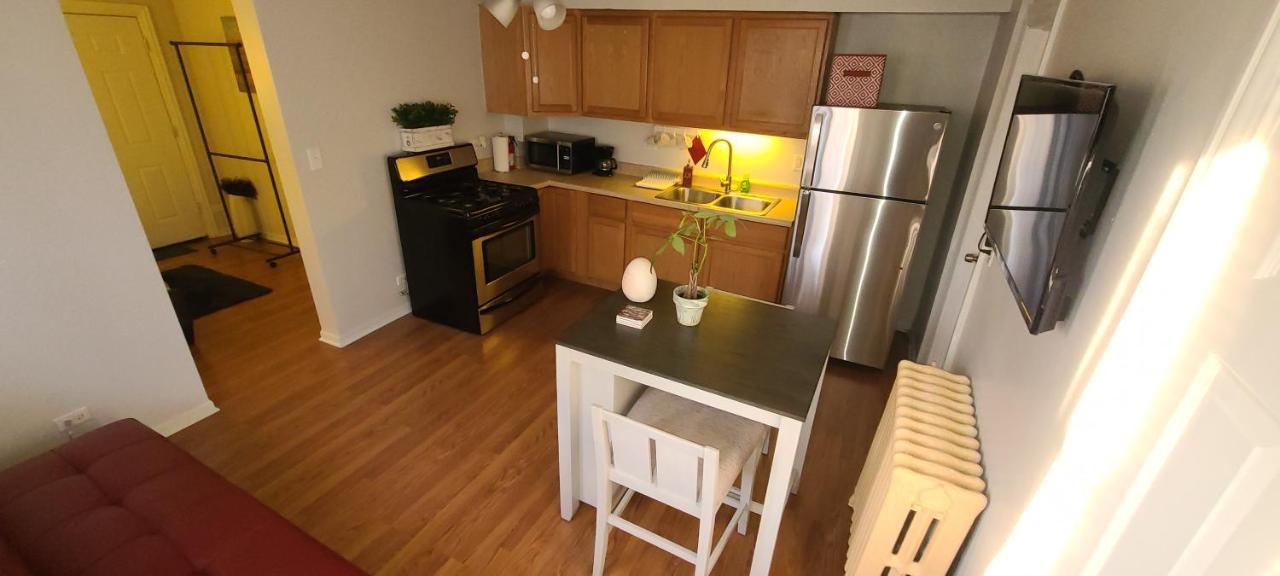 Cozy 1 Bedroom, 1 Min From Irving Park Blue Line, Free Parking Chicago Extérieur photo