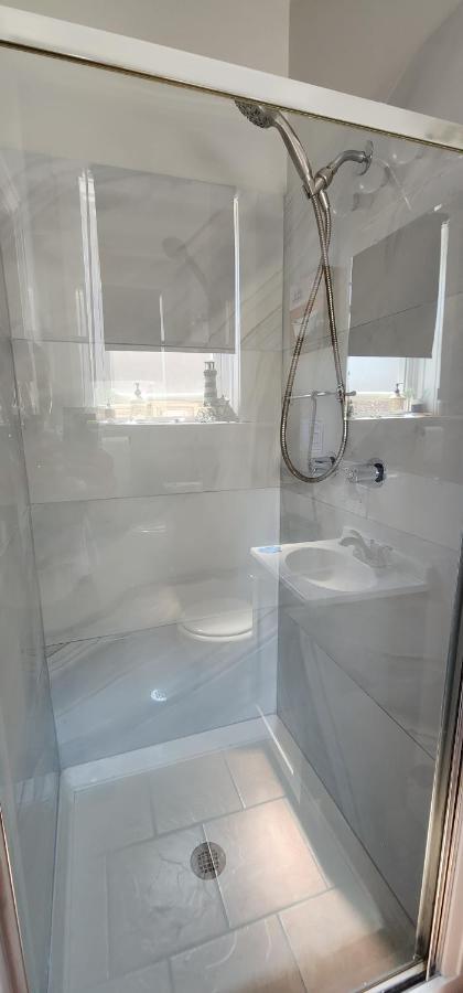 Cozy 1 Bedroom, 1 Min From Irving Park Blue Line, Free Parking Chicago Extérieur photo